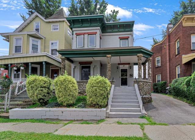 Property at 49 Overlook Pl, Newburgh, NY 12550, 4 beds, 3 baths