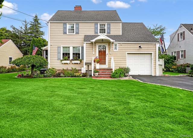 Property at 23 W Glen Ave, Port Chester, NY 10573, 3 beds, 1.5 baths