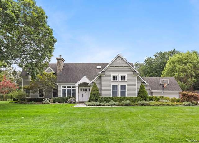 Property at 29 Bridle Path, Remsenburg, NY 11960, 6 beds, 3.5 baths