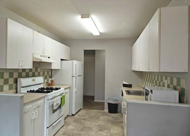 Property at 3 Hook Rd Unit 14E, Poughkeepsie, NY 12601, 2 beds, 1.5 baths