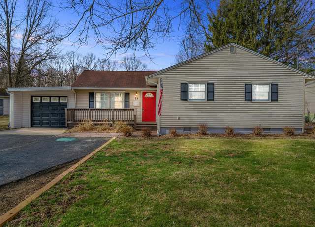 Property at 24 Patricia Ln, Washingtonville, NY 10992, 3 beds, 2 baths