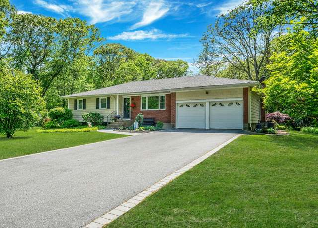 Property at 2 Old Orchard Ln, Ridge, NY 11961, 3 beds, 3 baths