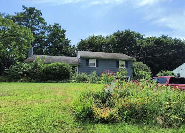 Property at 3 Saint Anne Dr, New Windsor, NY 12553, 3 beds, 1.5 baths