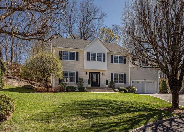 Property at 35 Candlewood Ct, Briarcliff Manor, NY 10510, 4 beds, 3.5 baths