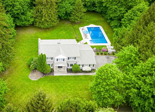 Property at 4 Evergreen Ct, Suffern, NY 10901, 4 beds, 3 baths