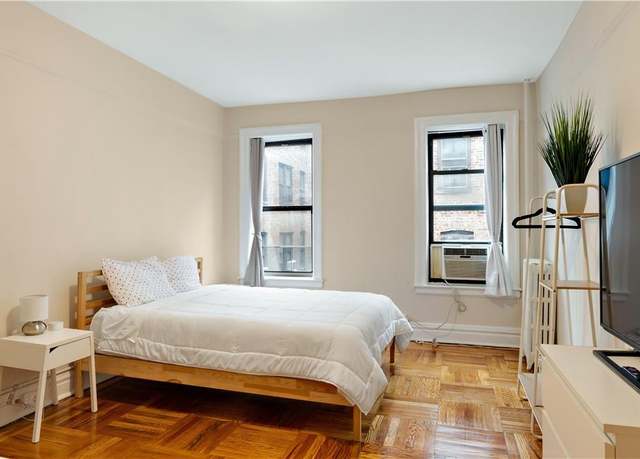 Property at 2156 Cruger Ave Unit 4L, Bronx, NY 10462, 1 bed, 1 bath