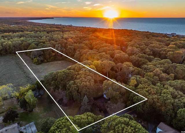 Property at 6005 Hortons Ln, Southold, NY 11971, 4 beds, 2 baths