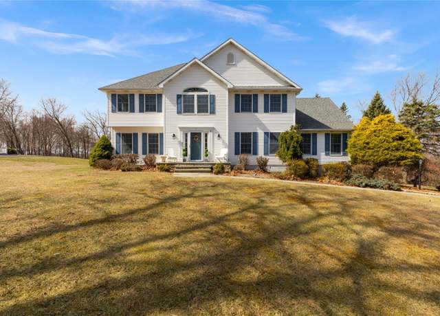 Property at 15 Shoshone Dr, Katonah, NY 10536, 4 beds, 3.5 baths