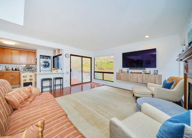 Property at 41 Westwood Cir, Irvington, NY 10533, 3 beds, 2.5 baths