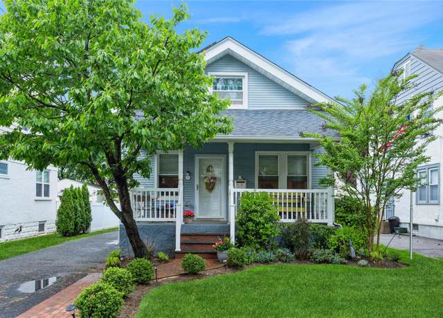 Property at 85 Lexington Ave, Malverne, NY 11565, 4 beds, 3 baths