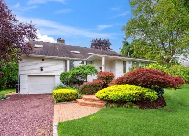 Property at 58 Birchwood Park Dr, Jericho, NY 11753, 4 beds, 2.5 baths