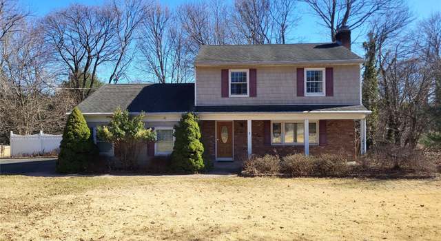 Photo of 3 Eden Dr, Stony Brook, NY 11790