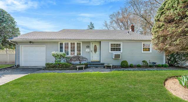 Photo of 982 Union Blvd, Bay Shore, NY 11706