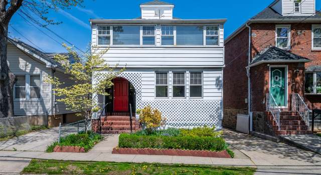 Photo of 3149 Country Club Rd, Bronx, NY 10465
