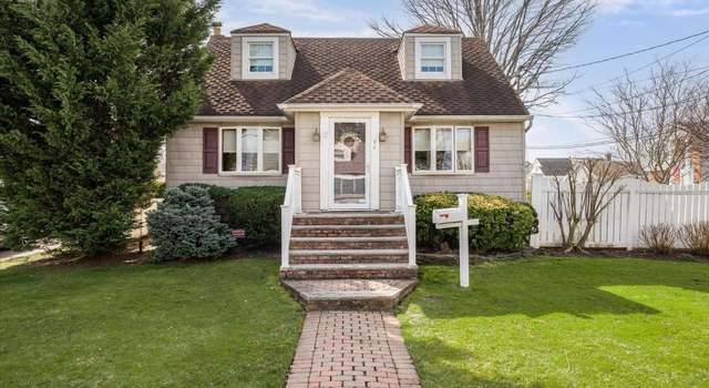 Photo of 94 Bellevue Ave, Oceanside, NY 11572