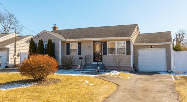 Photo of 835 11th St, West Babylon, NY 11704