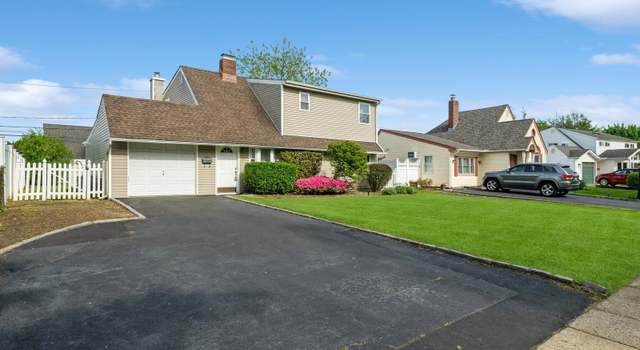Photo of 27 Apollo Ln, Hicksville, NY 11801
