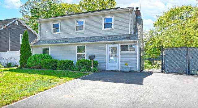Photo of 63 William St, Copiague, NY 11726