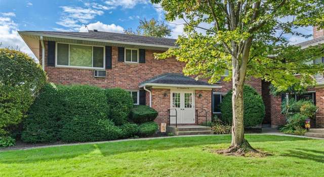 Photo of 42 Edmunton Dr Unit A17, North Babylon, NY 11703
