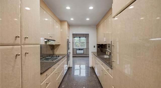 Photo of 25 Chapel Pl Unit 1L, Great Neck, NY 11021