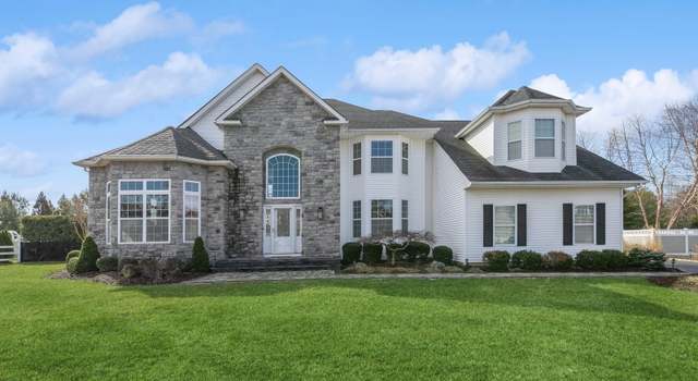 Photo of 4 Clayton Ct, Shoreham, NY 11786