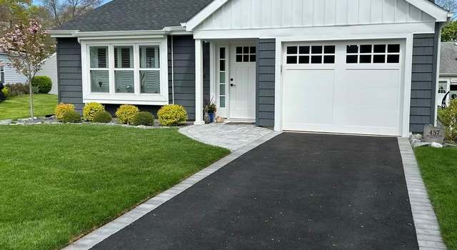 Photo of 457 Summerwood Ct, Ridge, NY 11961