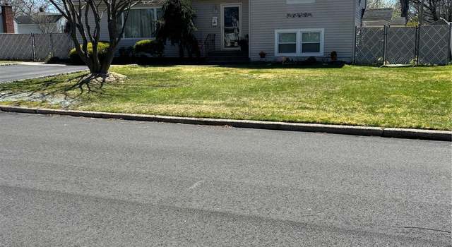 Photo of 1 Leonard Ln, Centereach, NY 11720
