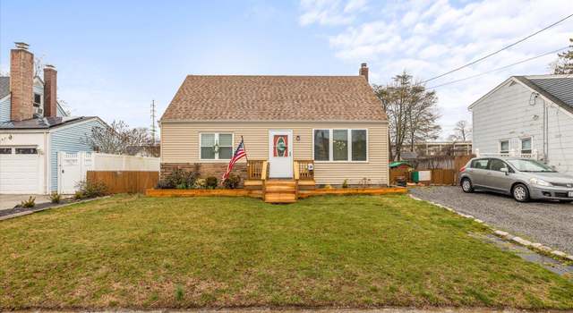Photo of 26 Lombardi Pl, Amityville, NY 11701