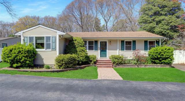 Photo of 7 Fisk Rd, Holtsville, NY 11742