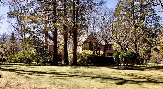 Photo of 535 Manhasset Woods Rd, Manhasset, NY 11030