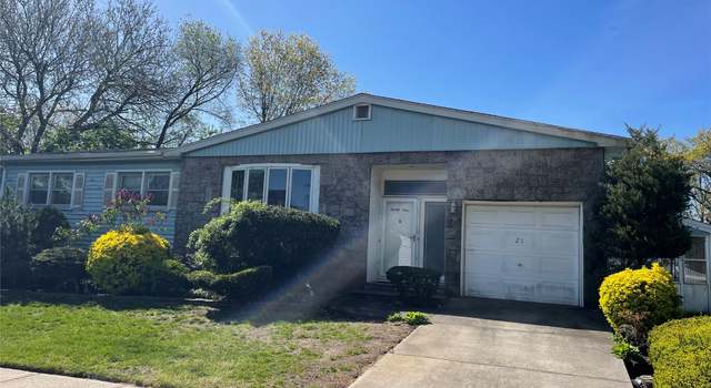 Photo of 21 Flower Rd, Valley Stream, NY 11581