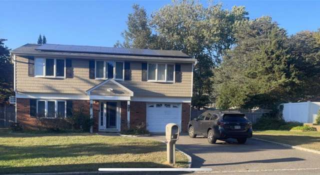 Photo of 9 Glatter Ln, South Setauket, NY 11720
