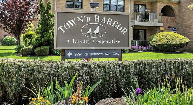 Photo of 14 Florence Unit 25D, Freeport, NY 11520