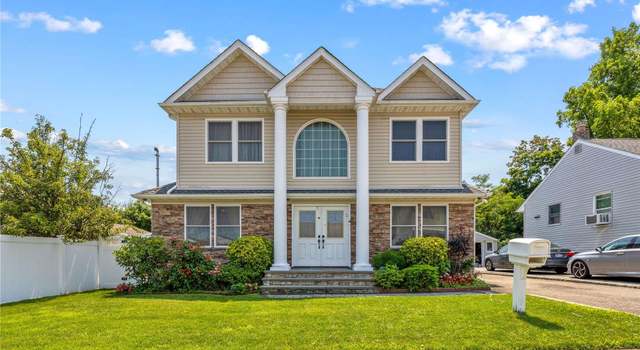Photo of 40 Indiana St, Hicksville, NY 11801