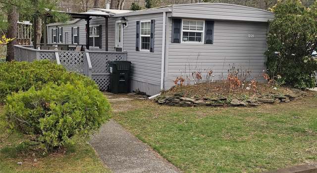 Photo of 525 Riverleigh Ave Unit D25, Riverhead, NY 11901