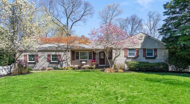 Photo of 1 Derby Dr, Stony Brook, NY 11790