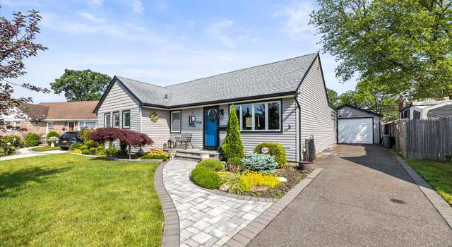 Photo of 714 Barkley Ave, East Meadow, NY 11554
