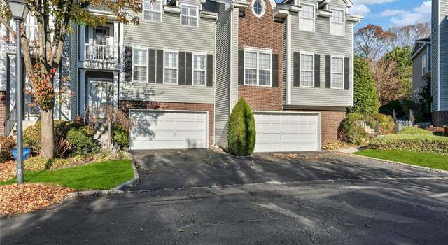 Photo of 23 Paddington Cir #23, Smithtown, NY 11787