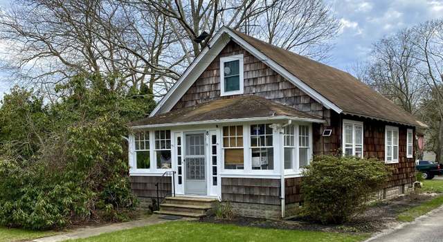 Photo of 8 Walker Ave, East Quogue, NY 11942