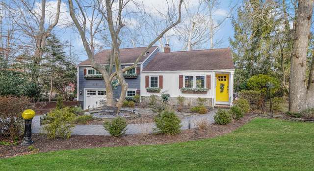 Photo of 27 Stiles Dr, Melville, NY 11747