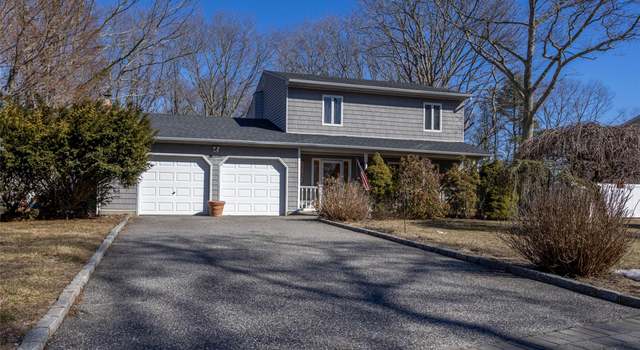 Photo of 11 Artist Lake Blvd, Middle Island, NY 11953