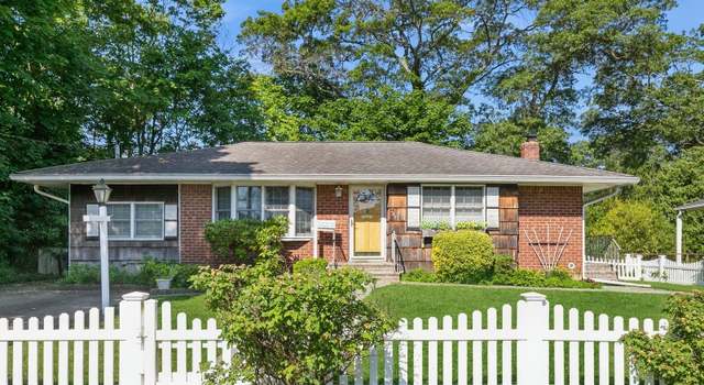 Photo of 240 W 12th St, Deer Park, NY 11729