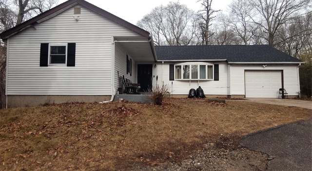 Photo of 35 Seymour Ln, Medford, NY 11763