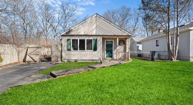Photo of 79 Panamoka Trl, Ridge, NY 11961