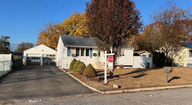 Photo of 33 Cypress St, Central Islip, NY 11722