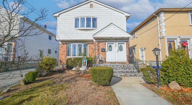 Photo of 340 Mulry Ln, Lawrence, NY 11559