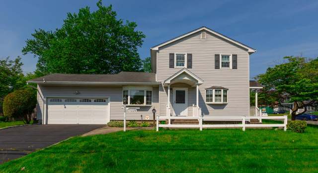 Photo of 1668 Manatuck Blvd, Bay Shore, NY 11706