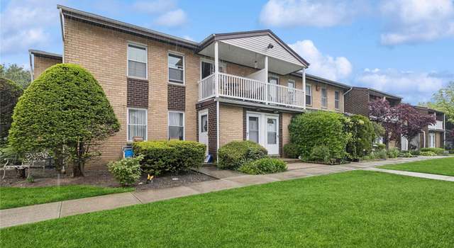 Photo of 274 Artist Lake Dr #274, Middle Island, NY 11953