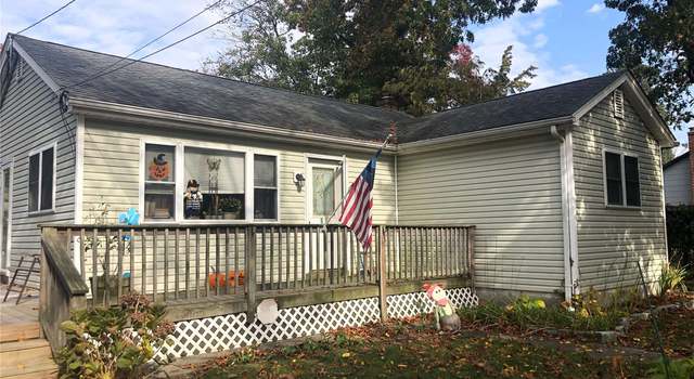 Photo of 35 Station Ave, Patchogue, NY 11772