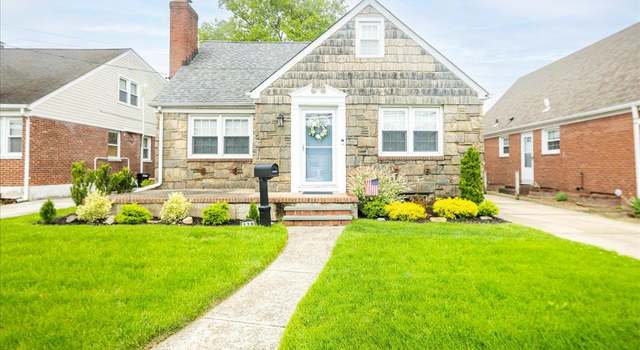 Photo of 139 Euston Rd S, West Hempstead, NY 11552